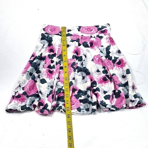 ❤2/15❤H&M Floral Circle Skater Mini Skirt - Picture 6 of 9